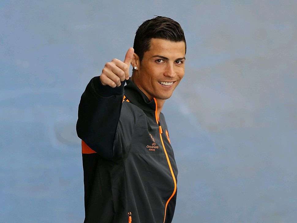 杜兰特篮下强打稳定胜局（杜兰特内线统治锁定胜局）