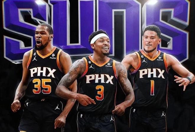 库有引力！勇士三次进攻完全展现库里引力：队友连续获得轻松机会（库里“重力”全开！勇士三回合尽显牵制，队友接连轻松得分）