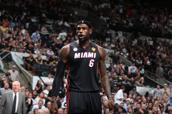 卡斯尔：我们阵容深度超级棒 任何一名球员都有可能挺身而出（卡斯尔：阵容厚度拉满，任何球员都能站出来）