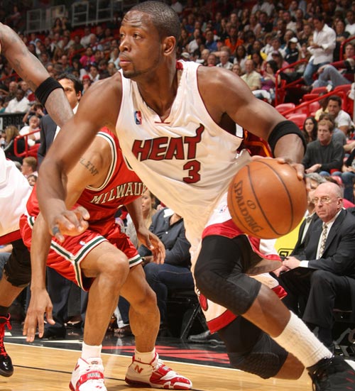 绿帽哥：皇马董事会今晨7点召见阿隆索，紧急召开危机会议（皇马董事会今晨7点约见阿隆索，紧急商讨危机对策）