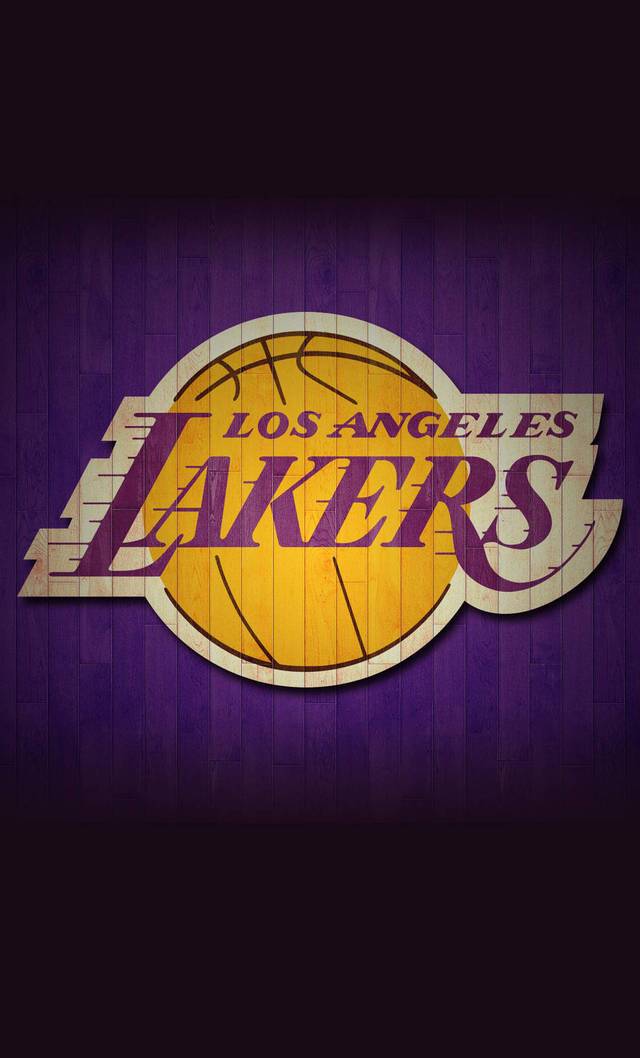 足球不会同情任何人（足球从不怜悯任何人）