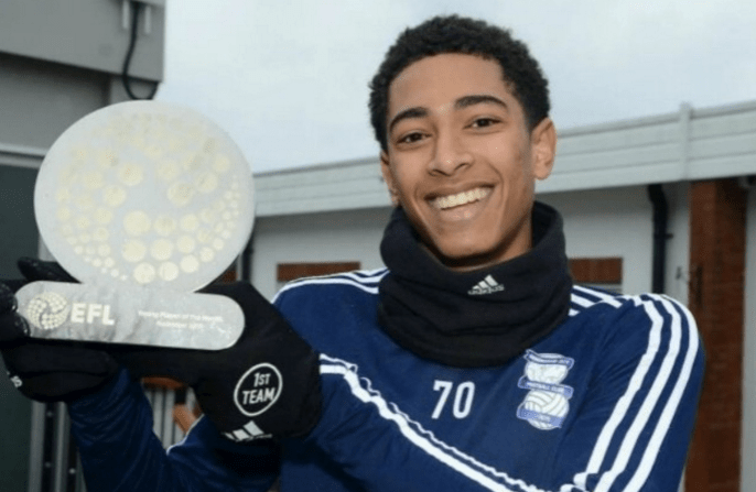 拜仁莱万多夫斯基连续两场进球（莱万为拜仁连场破门）