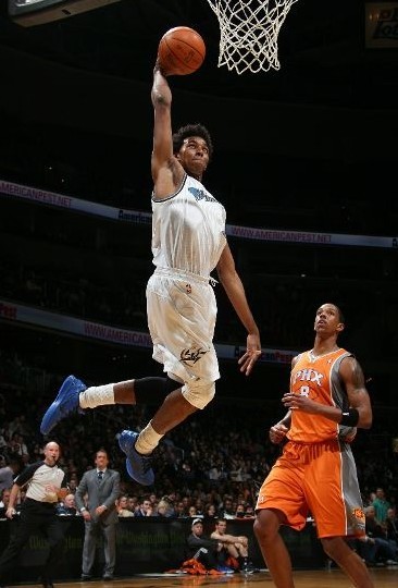 海港vs首尔：2外援PK4外援，蒯纪闻、张琳芃先发，林加德出战（海港战首尔：外援2比4，蒯纪闻张琳芃先发，林加德登场）