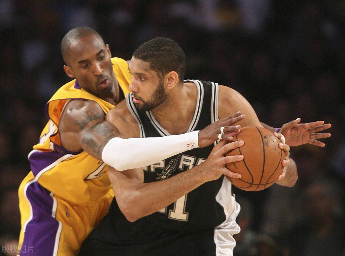 德媒：拜仁不会把16岁中卫基亚拉放走，他很快会签下一份长约（德媒：拜仁拒放16岁中卫基亚拉，续长约在即）