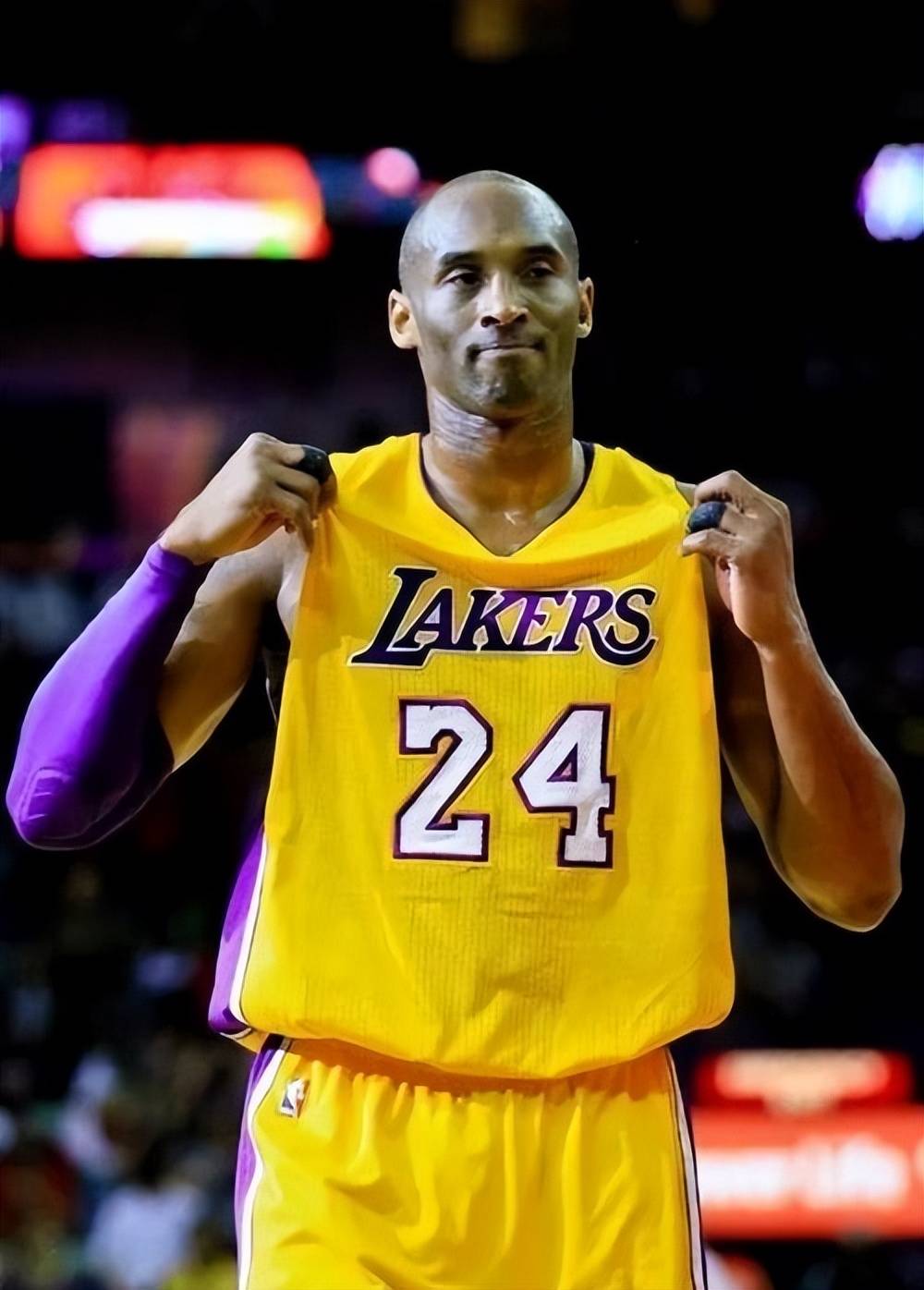 队报：朗斯将在冬窗签下莱比锡中场海达拉，转会费300万欧元（队报称朗斯将于冬窗以300万欧元引进莱比锡中场海达拉）