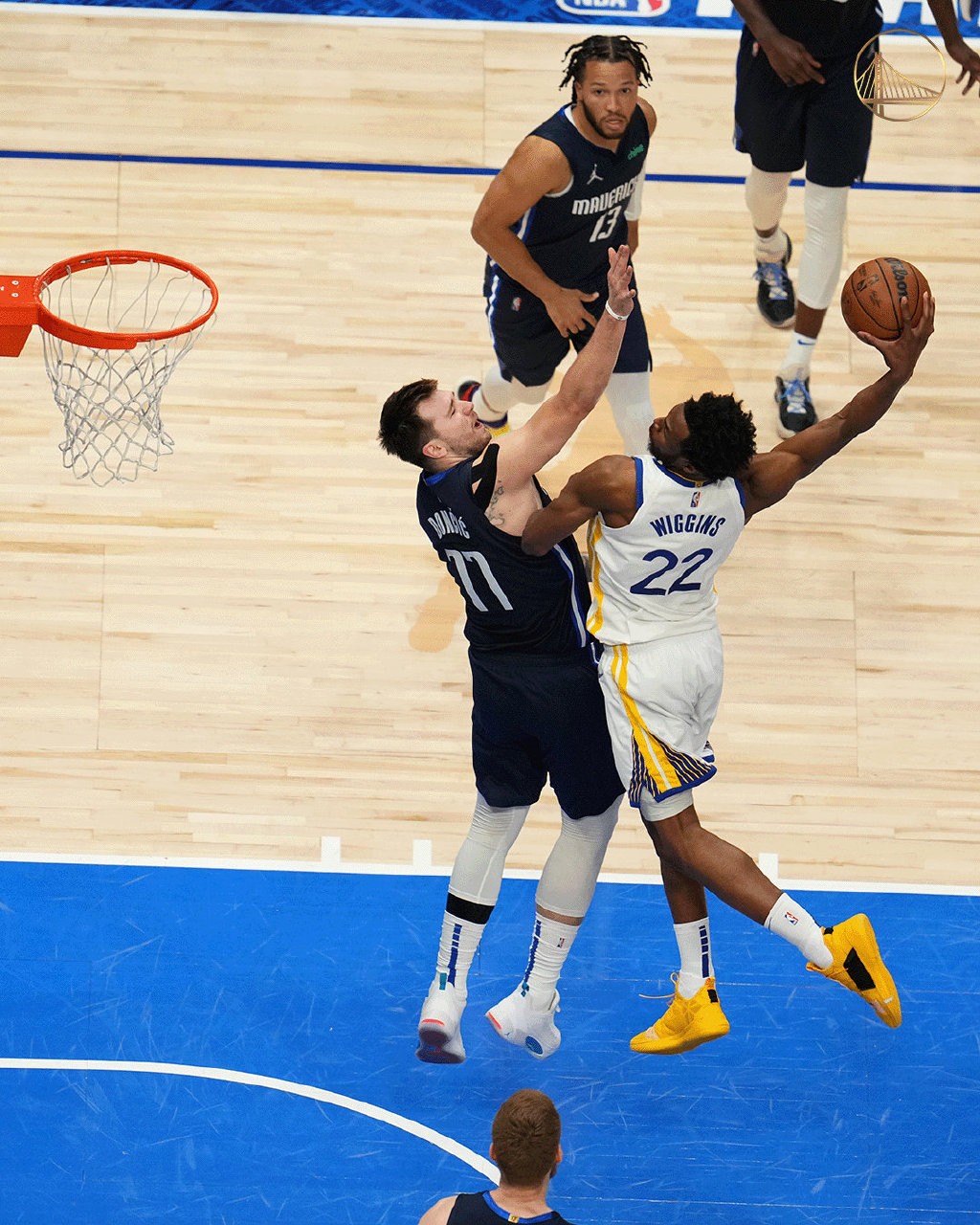 30分钟以下多次20+5+5且命中5三分：波杰比肩库里（30分钟内多次砍下20+5+5并投进5记三分，波杰数据直逼库里）