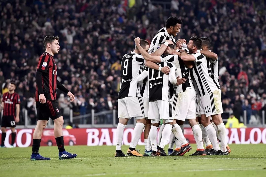 郭昊文赛场神表现，三分球绝杀四川队（郭昊文惊艳发挥，压哨三分绝杀四川队）