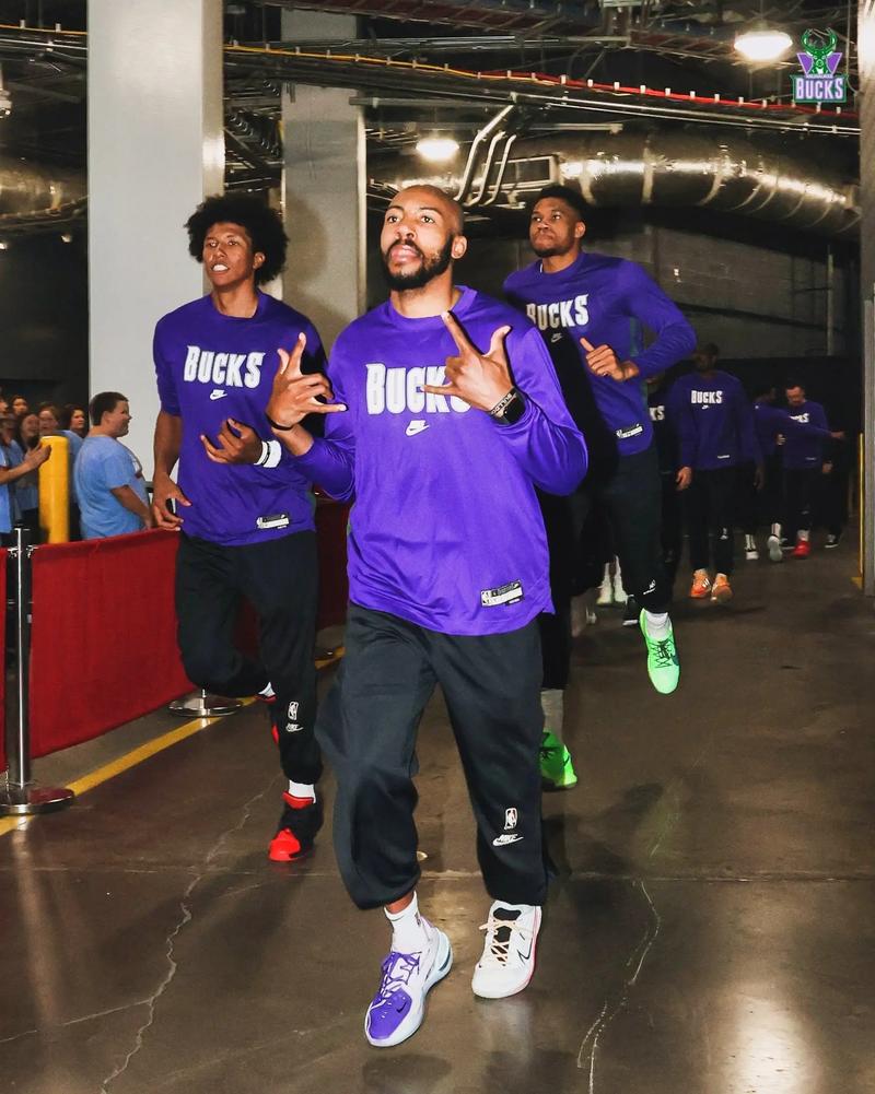 邮报：萨拉赫经纪人即将与利物浦体育总监会面谈萨拉赫未来（邮报：萨拉赫经纪人将与利物浦体育总监会晤，商议其未来去向）