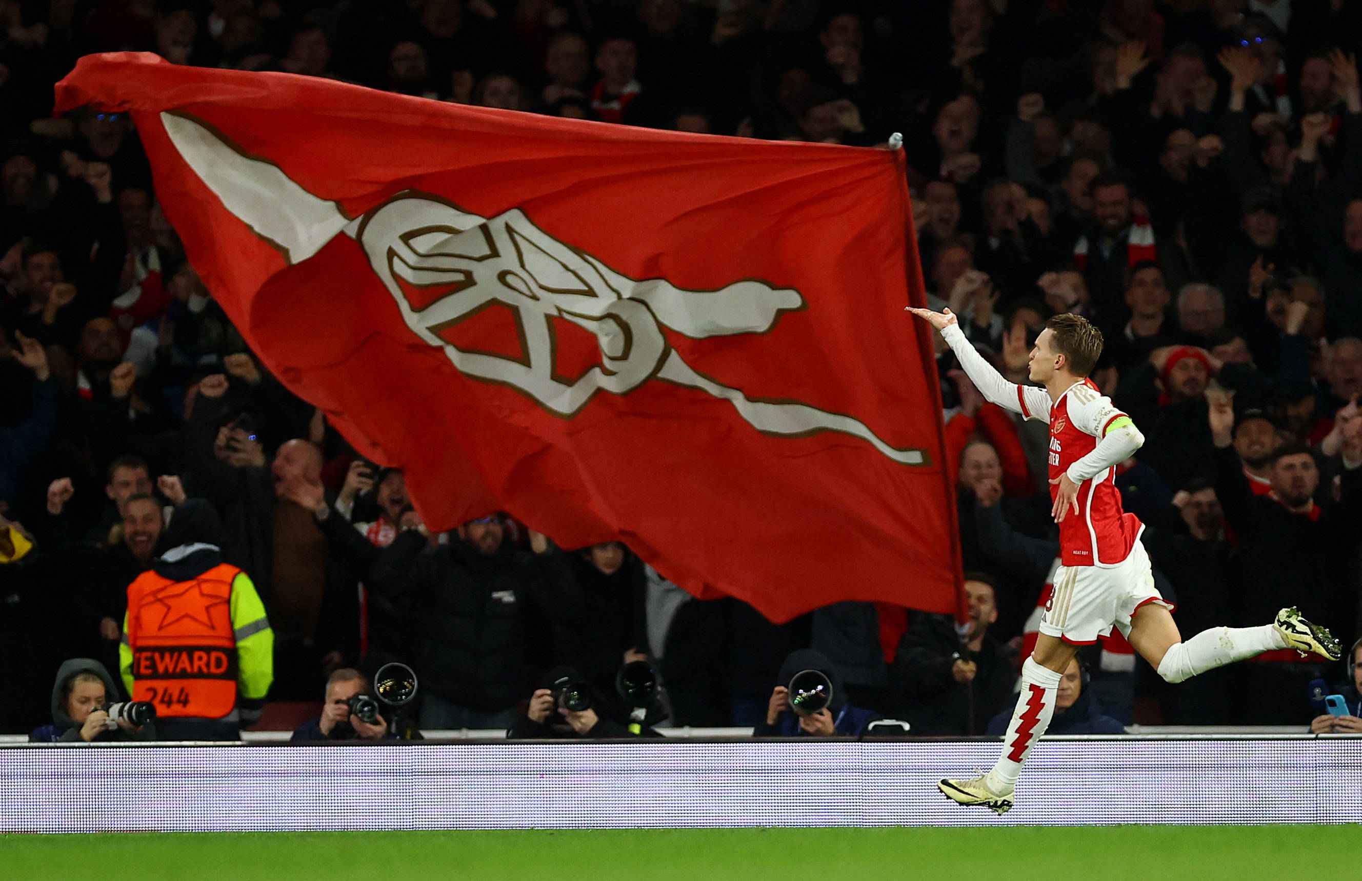 SGA数据背后的精彩表现（数据之下的SGA高光发挥）