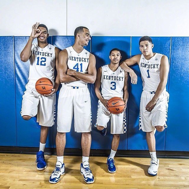 足球国足后防稳固，连续三场零封对手（国足筑牢后防，连续三战零封）