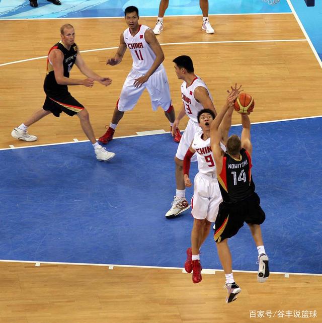 亚马尔与19岁女网红购物被偷拍 她有140多万粉丝（亚马尔与19岁女网红逛街被拍到 对方粉丝数超140万）