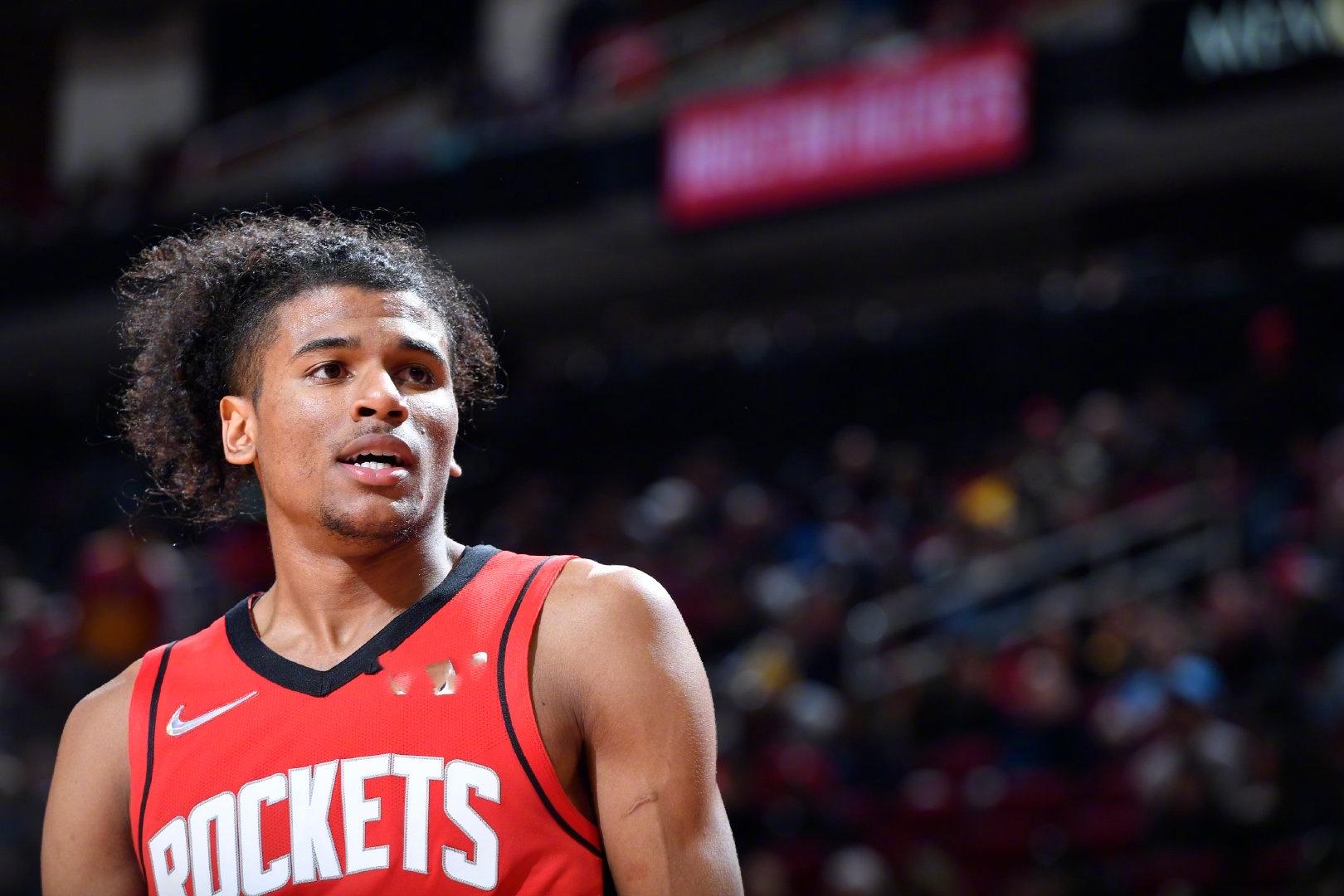 格罗索：停止与2006年国家队比较，年轻球员要重建意大利足球（格罗索：别再和2006年国家队比较，意大利足球重建要靠年轻球员）