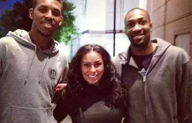 库里圣诞大战会穿什么鞋？ 他说：“我有一些很棒的想法”（库里谈圣诞大战战靴：已准备多个绝佳创意）