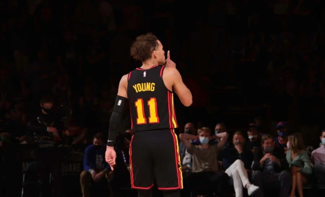 手感不错！杨瀚森首节空接+勾手+三分，得到10分2板1助（手感火热！杨瀚森首节空接、勾手、三分齐开，砍下10分2板1助）