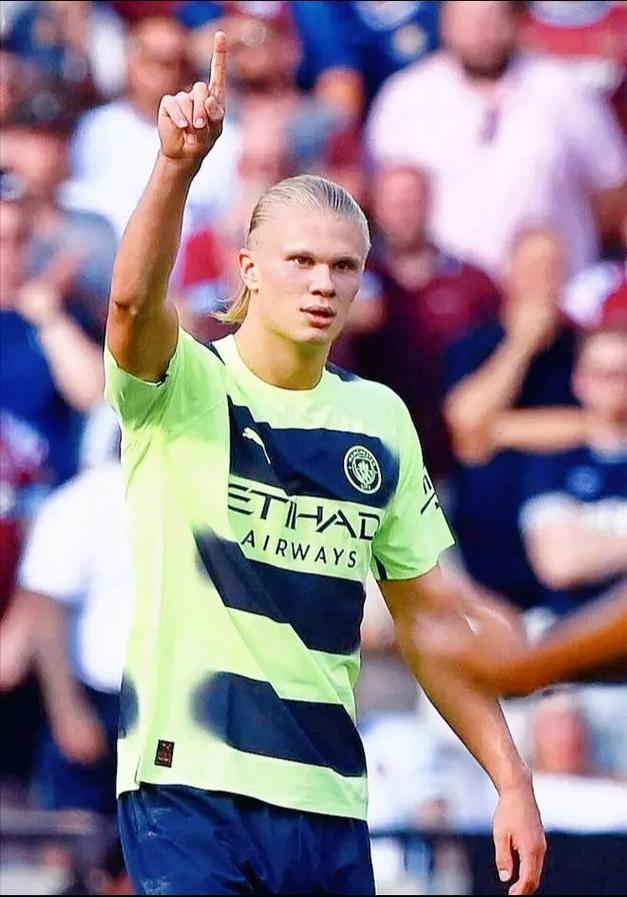 米体：AC米兰曾接近签下阿坎吉，因薪资与无欧冠赛事最终告吹（米体：AC米兰一度接近签下阿坎吉，因薪资问题与无缘欧冠未能成行）