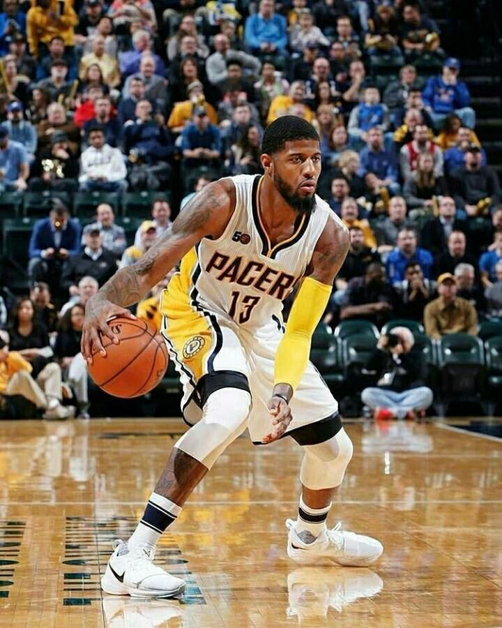 威少半场高效表现，助球队领跑比分（威少半场高效发挥，助球队比分领先）