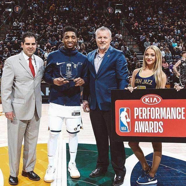 加比亚：这支球队在这赛季的团结使我们能够克服困难（加比亚：本季的团队凝聚力让我们挺过难关）